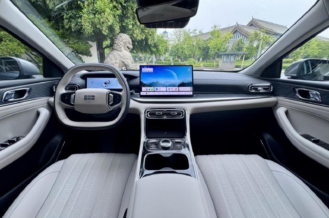 新能源神车来了静态体验吉利银河星耀6