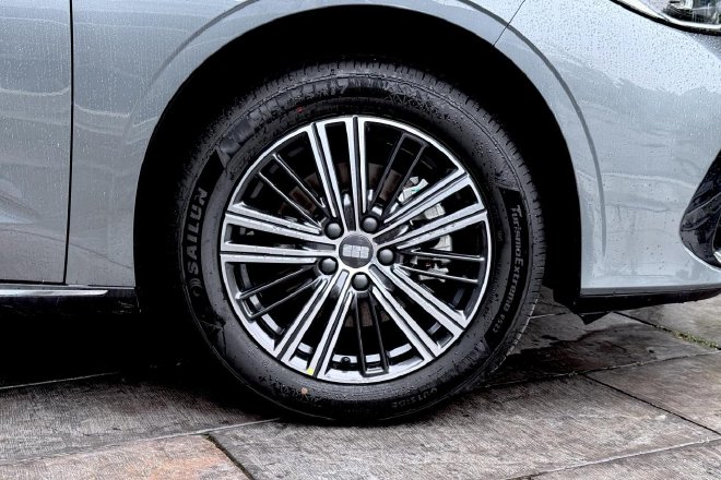 新能源神车来了静态体验吉利银河星耀6