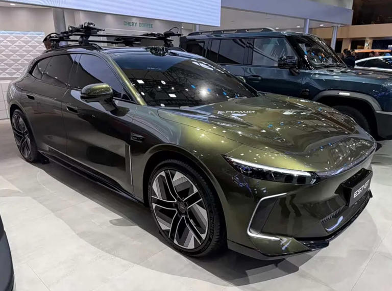 星纪元ES7 GT广州车展亮相,猎装设计充电5分钟续航450km 星纪元ES7GT广州车展亮相,猎装设计充电5分钟续航450km