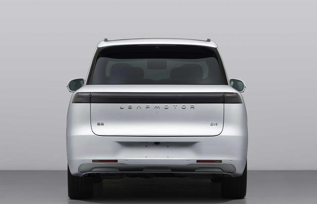 4月份上市 零跑D19申报 预计售价25万元起 4月份上市零跑D19申报预计售价25万元起