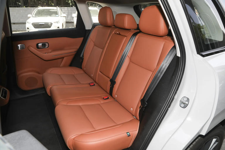 13万多增程SUV,纯电续航210公里,配激光雷达大五座! 13万多增程SUV,纯电续航210公里,配激光雷达大五座!