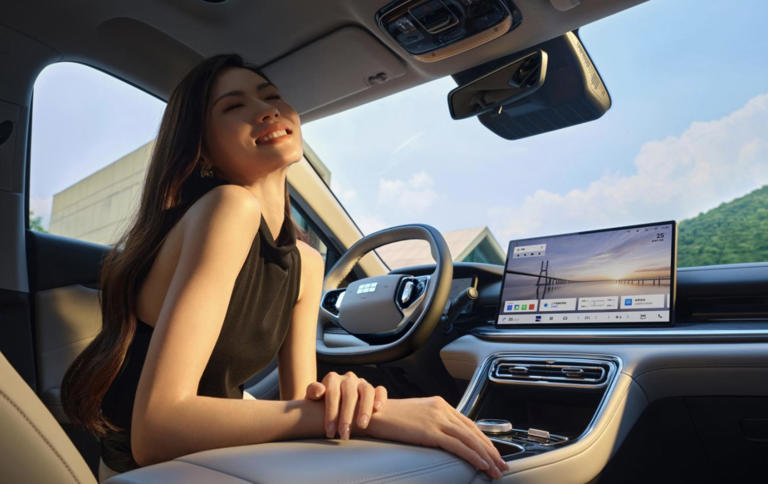 新一代国民电混家轿来袭！市区油耗2L，续航1700km，6.88万起