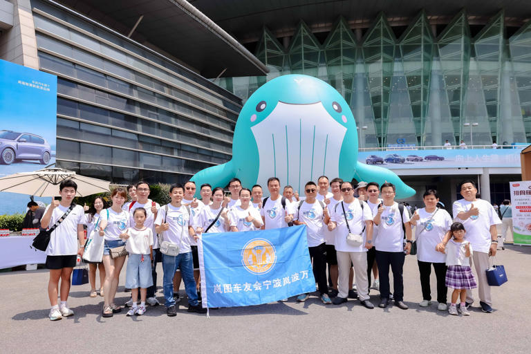 岚图汽车2025向上之路:“央国企高端新能源第一品牌”的时代担当 岚图汽车2025向上之路:“央国企高端新能源第一品牌”的时代担当