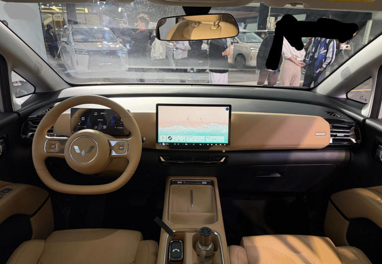 五菱高颜值纯电SUV，5/6座布局，续航280km，采用“凌空美学”