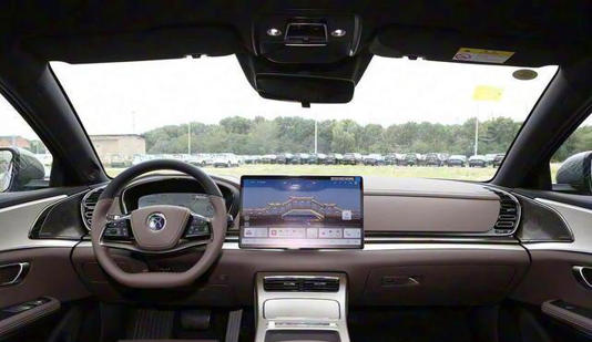 配3nm芯片+激光雷达，奇瑞风云A9实车亮相，上市卖多少钱能火？