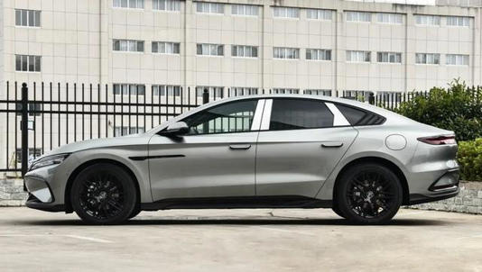 配3nm芯片+激光雷达，奇瑞风云A9实车亮相，上市卖多少钱能火？