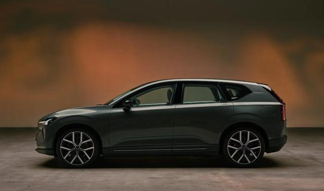 “人间清醒”！沃尔沃XC60的“电动平替”，没想到这么酷