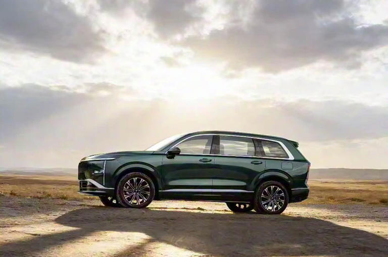 五菱全新中大型SUV，插电混动，5座和6座，星光LPHEV或一季度上市