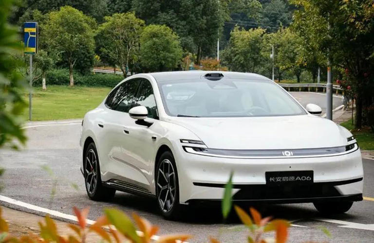 12.99万起配齐630km续航+6C快充，长安A06诚意十足