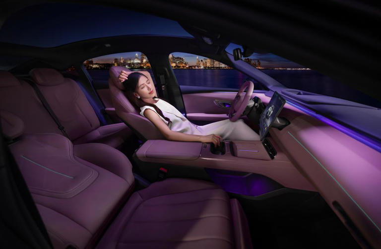 13.99万元起！法拉利同款悬架，后驱小钢炮深蓝L06开启预售