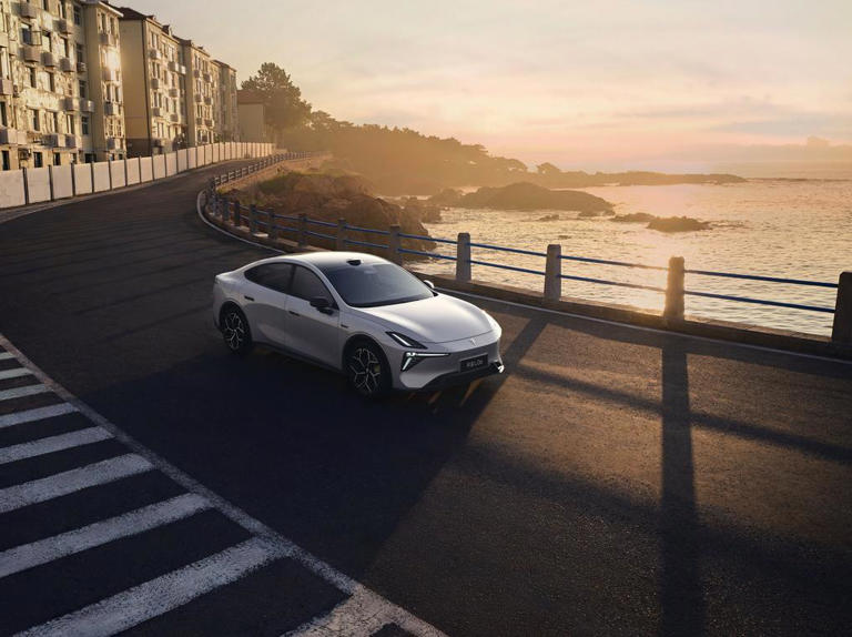 13.99万元起！法拉利同款悬架，后驱小钢炮深蓝L06开启预售