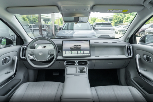 简评零跑B01：650km续航+宁德时代，标配8295芯片