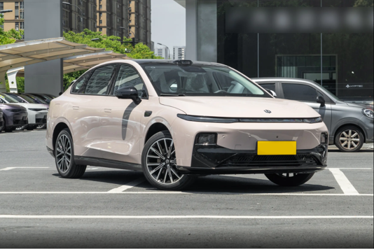 简评零跑B01：650km续航+宁德时代，标配8295芯片