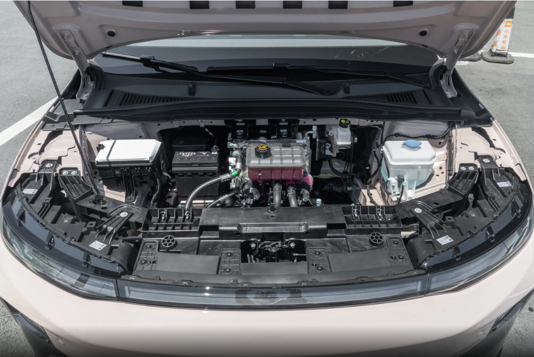 简评零跑B01：650km续航+宁德时代，标配8295芯片