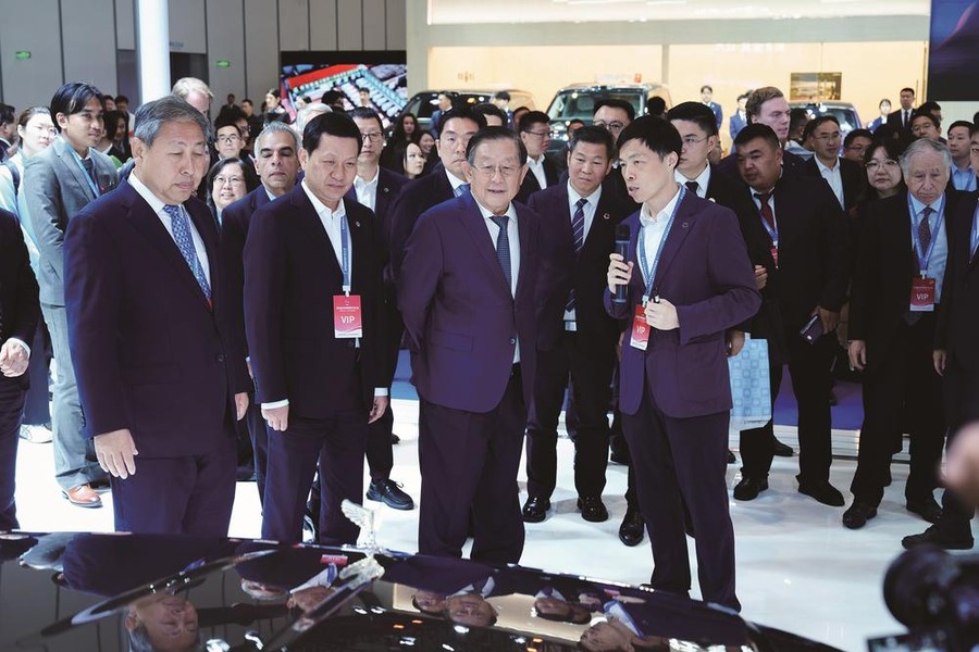 东风汽车亮相2026世界智能网联汽车大会