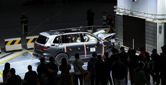 过年全家出行，为什么说银河M9是那个“全能答案”？