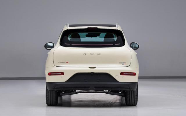 好一波反向操作！长城欧拉5新增燃油／混动版