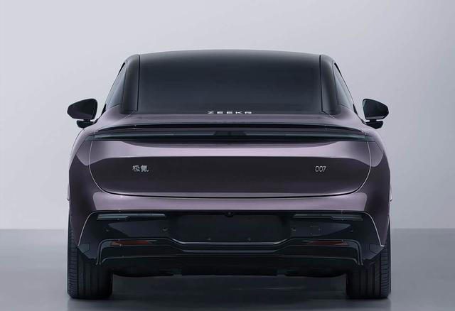 吉利掀桌子，一次申报6款新车，2026又热闹了？