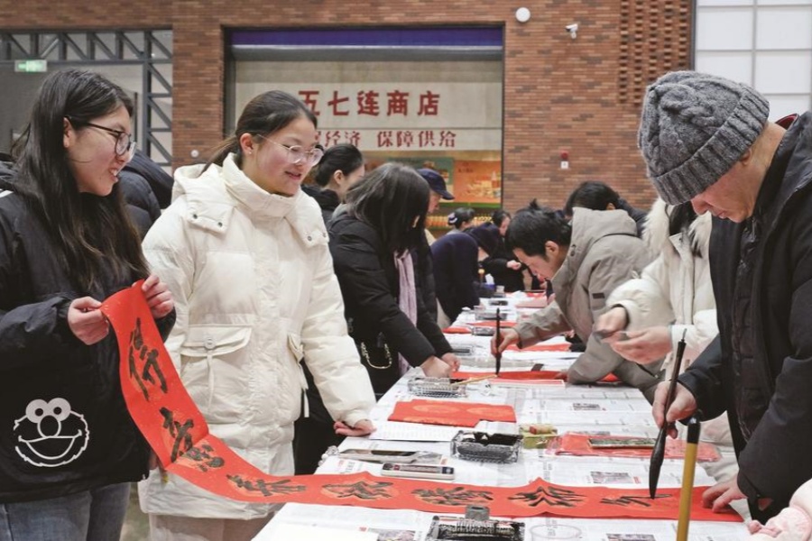 东风汽车博物馆 迎新春送祝福