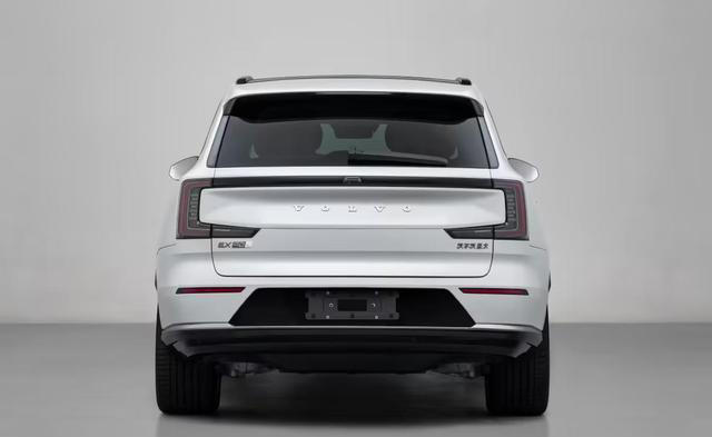 吉利掀桌子，一次申报6款新车，2026又热闹了？