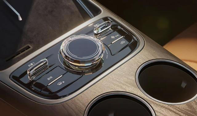 中国设计全球审美!揭秘吉利银河M7的黄金法则!