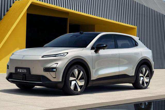 优缺点明显12万买深蓝S05还是极狐阿尔法T5？