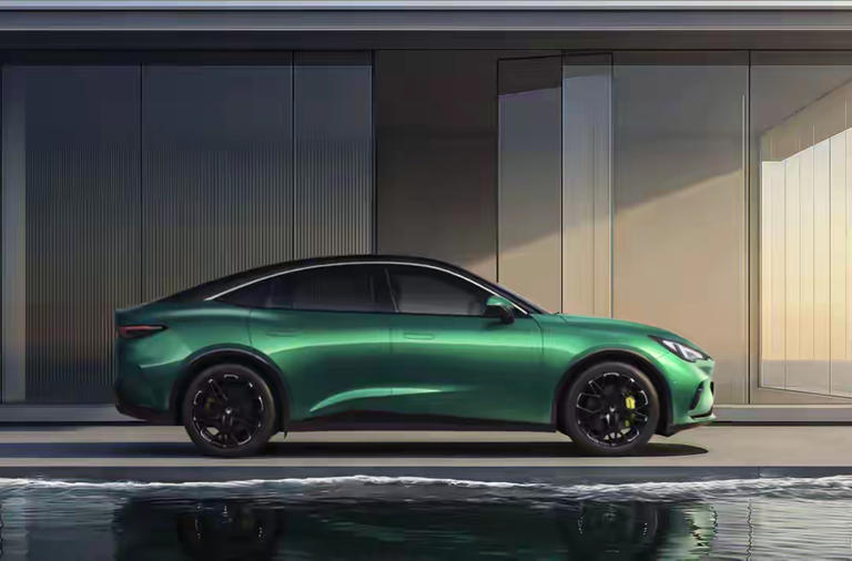 极狐S5增程版官图发布,200kW电机+175km纯电续航值得买吗? 极狐S5增程版官图发布,200kW电机+175km纯电续航值得买吗?