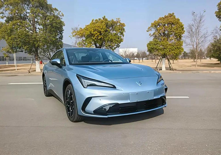 极狐S5增程版官图发布,200kW电机+175km纯电续航值得买吗? 极狐S5增程版官图发布,200kW电机+175km纯电续航值得买吗?