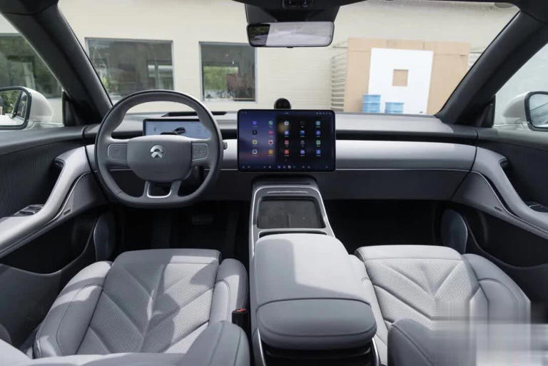 一位有温度的伙伴——试驾蔚来ET5T CAR REVIEWS 一位有温度的伙伴——试驾蔚来ET5TCARREVIEWS