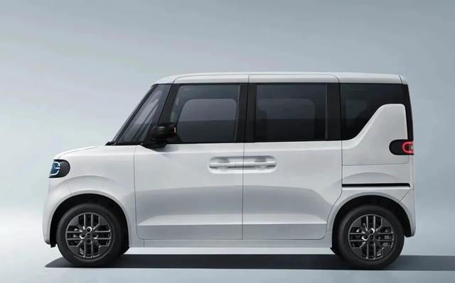 比亚迪官宣:新车小爱正式亮相 比亚迪官宣:新车小爱正式亮相