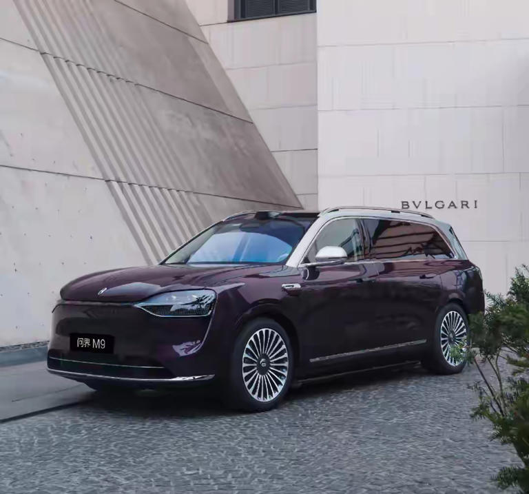 问界家族三款新车2026年上市:M6二季度交付,M8改款M9升级! 问界家族三款新车2026年上市:M6二季度交付,M8改款M9升级!