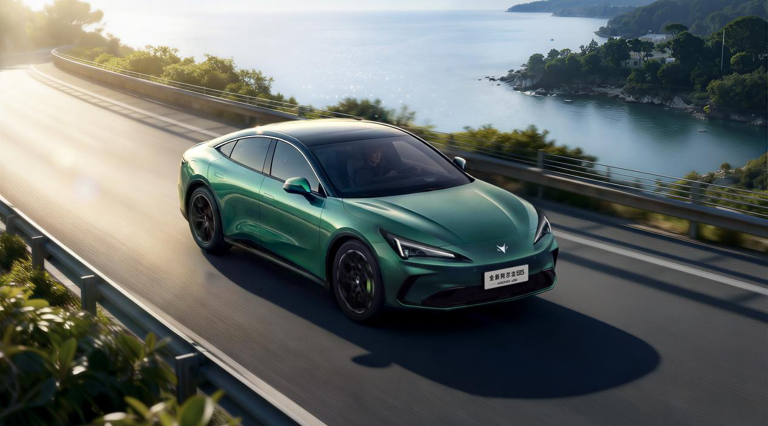 极狐全新阿尔法S5官图发布,小蓝灯抢眼,3月1日预售 极狐全新阿尔法S5官图发布,小蓝灯抢眼,3月1日预售