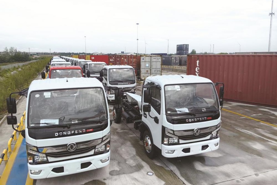 506台东风轻型商用车发运哥伦比亚