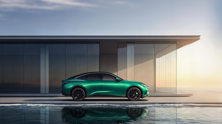 极狐全新阿尔法S5官图发布,小蓝灯抢眼,3月1日预售 极狐全新阿尔法S5官图发布,小蓝灯抢眼,3月1日预售