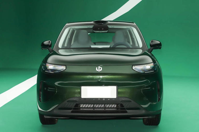 零跑全新纯电小型SUV亮相!或不足10万起,配激光雷达,续航630Km 零跑全新纯电小型SUV亮相!或不足10万起,配激光雷达,续航630Km