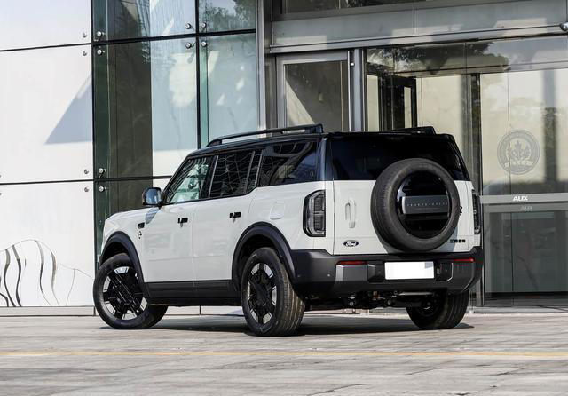 美系中大型SUV不足23万起！增程／纯电双动力，车长超5米，很亲民