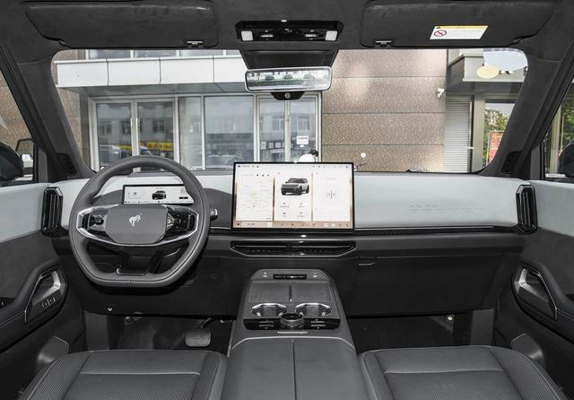 美系中大型SUV不足23万起！增程／纯电双动力，车长超5米，很亲民