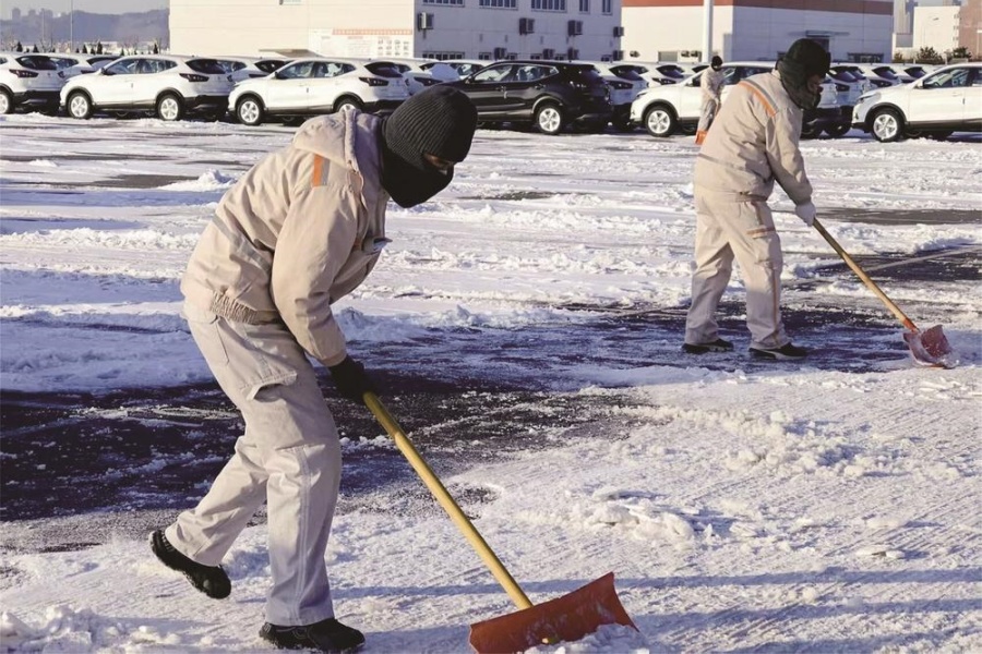 迎寒而上 除雪保畅