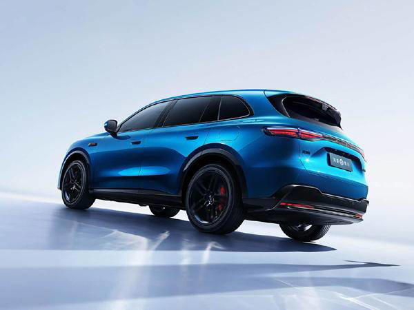 问界大杀器将上市！配500线激光雷达及100度电池，黑武士版很亮眼