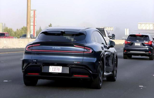 小米YU7Max现身美国：悬挂美国Rivian电动汽车厂商测试牌照？