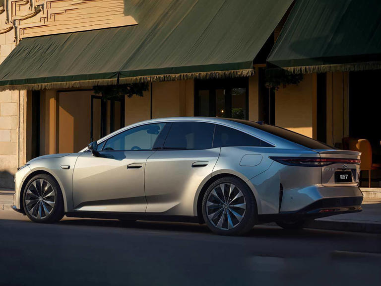 全新奥迪A6L、小米新SU7、极氪8X领衔，今年上半年重磅新车抢先看