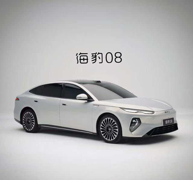 比亚迪海豹08轿跑发布！二代刀片电池+云辇A，售价30万左右