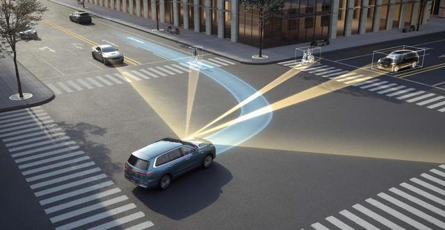 吉利银河M9定义旗舰SUV新标准，馈电油耗4.8L+1500km超长续航