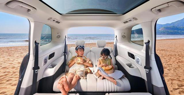 吉利银河M9定义旗舰SUV新标准，馈电油耗4.8L+1500km超长续航