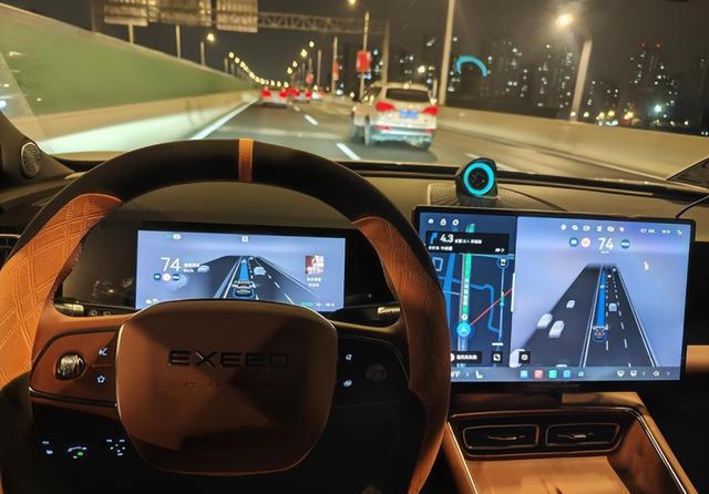 15万级激光雷达智驾之选：星途ET5与零跑C11试驾对比