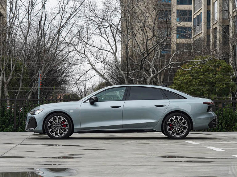 全新奥迪A6L将上市,轿跑外观动感,搭华为乾崑智驾系统 全新奥迪A6L将上市,轿跑外观动感,搭华为乾崑智驾系统