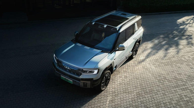 硬派新标杆！新款豹8曝光，配46.7kWh电池+闪充续航1300km