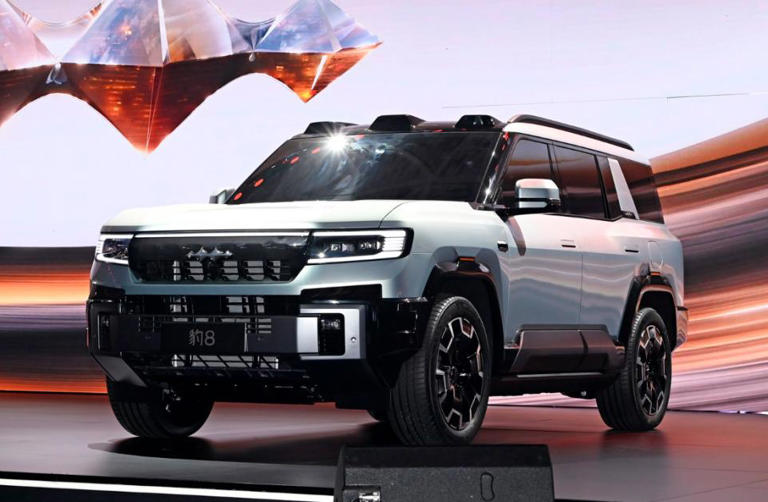 硬派新标杆！新款豹8曝光，配46.7kWh电池+闪充续航1300km