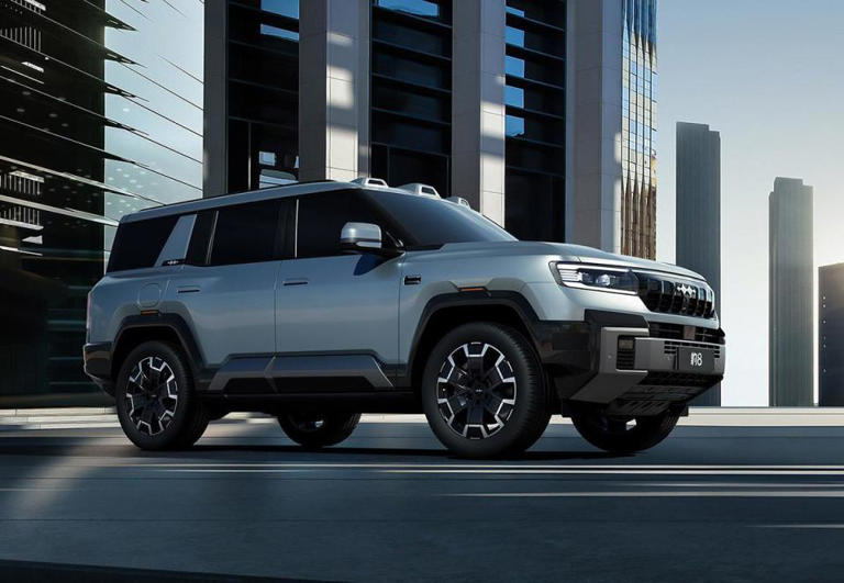 硬派新标杆！新款豹8曝光，配46.7kWh电池+闪充续航1300km