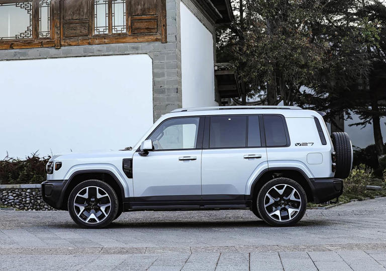 全新增程版“陆巡”上市不足17万起!车长超5米,配激光雷达+四驱 全新增程版“陆巡”上市不足17万起!车长超5米,配激光雷达+四驱